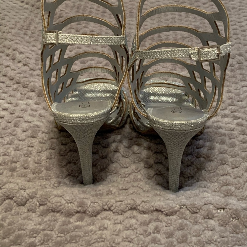 New Glamorous Heels For The Holiday Season - Picture 5 of 7